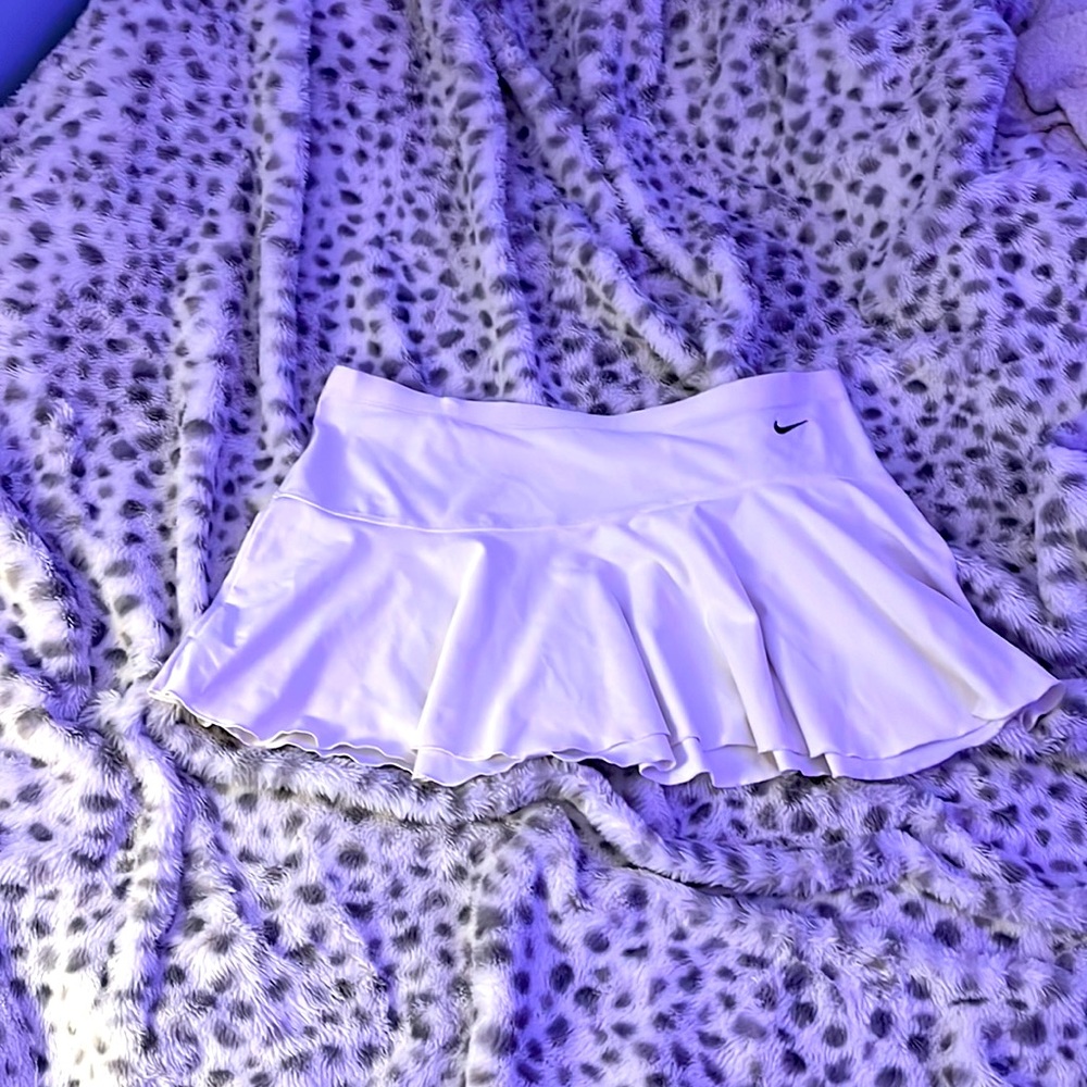 White Nike tennis skirt, yellow elastic, size M (8-10)